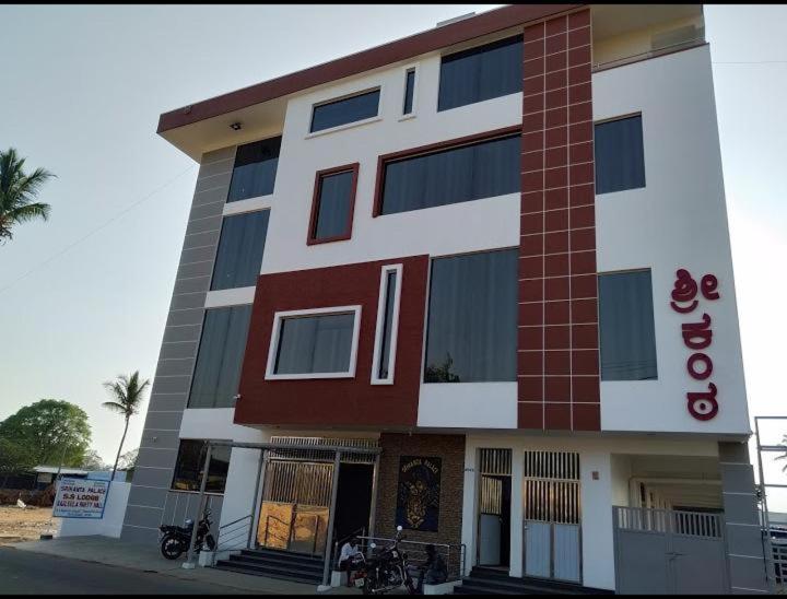 Ss Lodge Devanahalli Kültér fotó