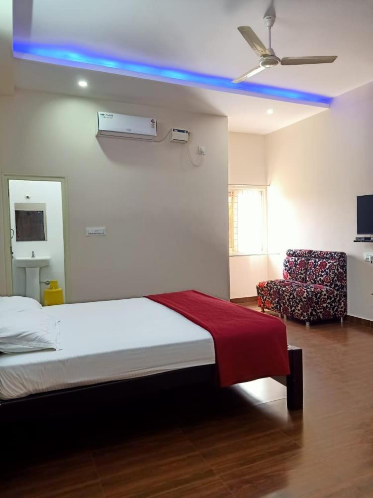 Ss Lodge Devanahalli Kültér fotó